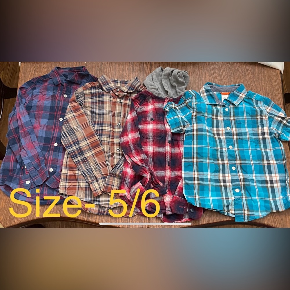 Boys Button Down Shirts 
Sizes 4-8
Gently Used- Great Shape- See photo for brand